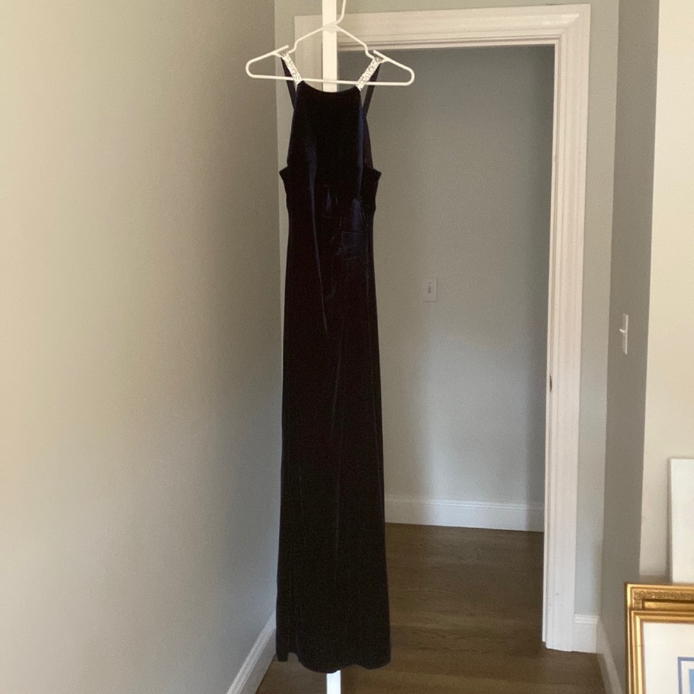 Elegant evening gown!  Navy blue velvet!